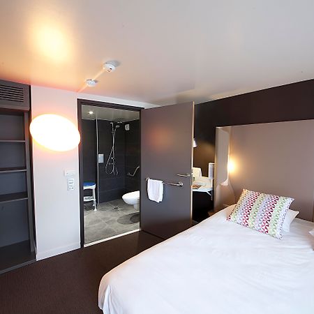 Campanile Clermont-Ferrand ~ Aubiere Hotel Bagian luar foto