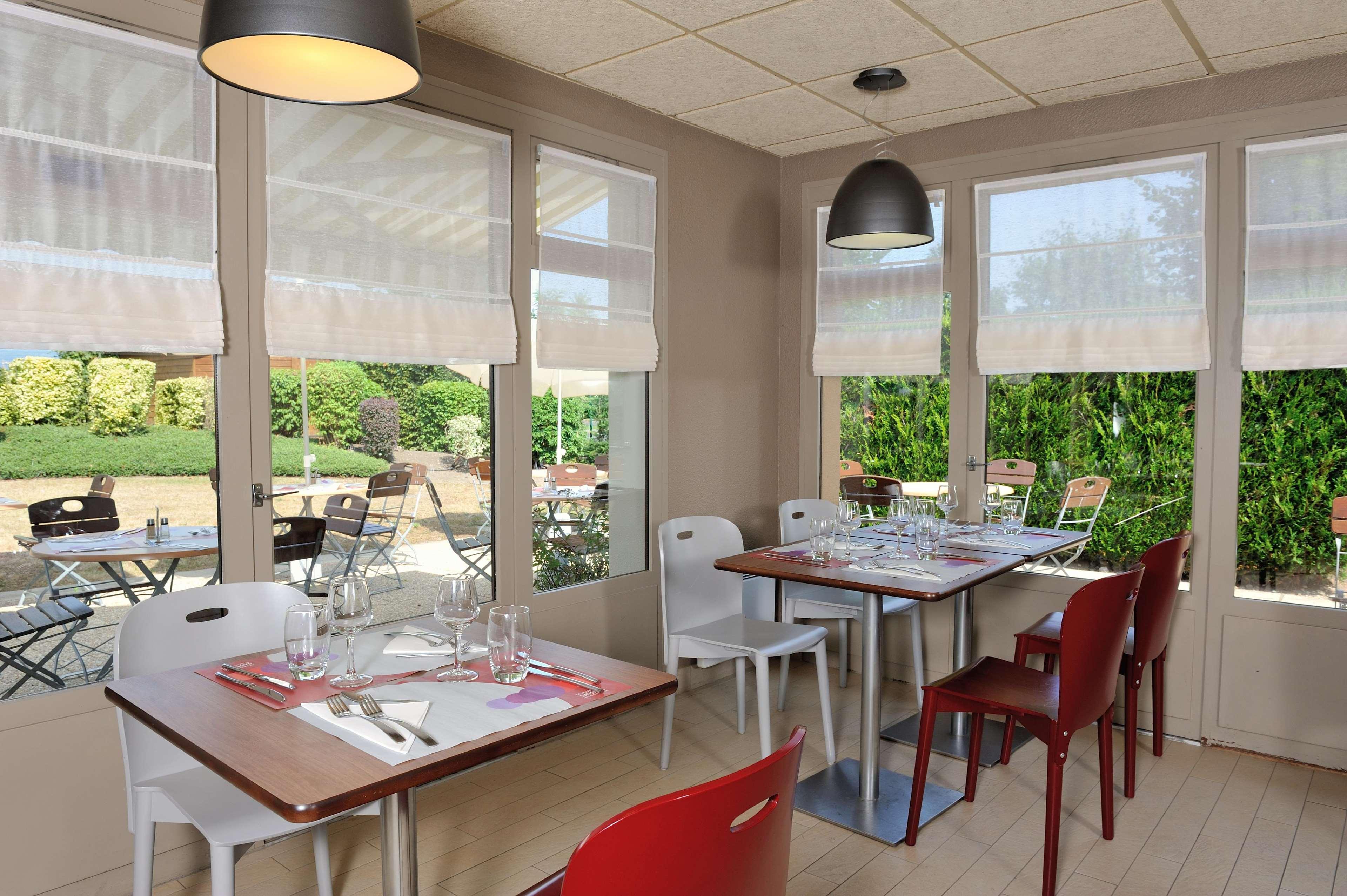 Campanile Clermont-Ferrand ~ Aubiere Hotel Bagian luar foto