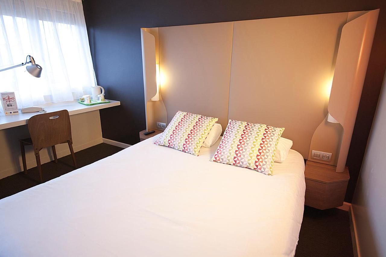 Campanile Clermont-Ferrand ~ Aubiere Hotel Bagian luar foto