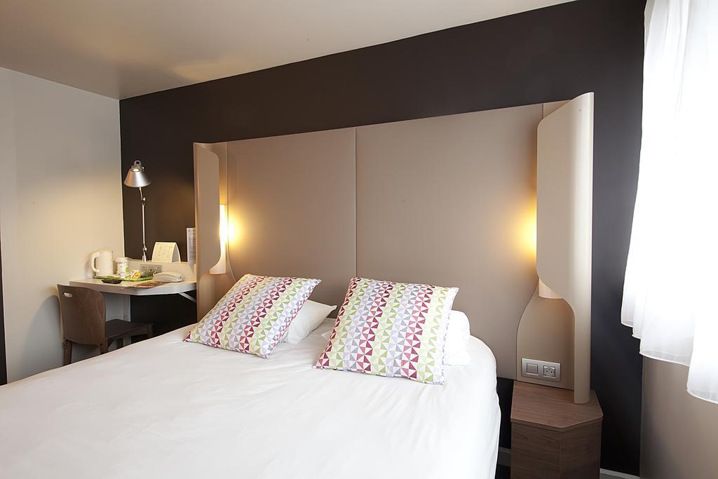 Campanile Clermont-Ferrand ~ Aubiere Hotel Bagian luar foto