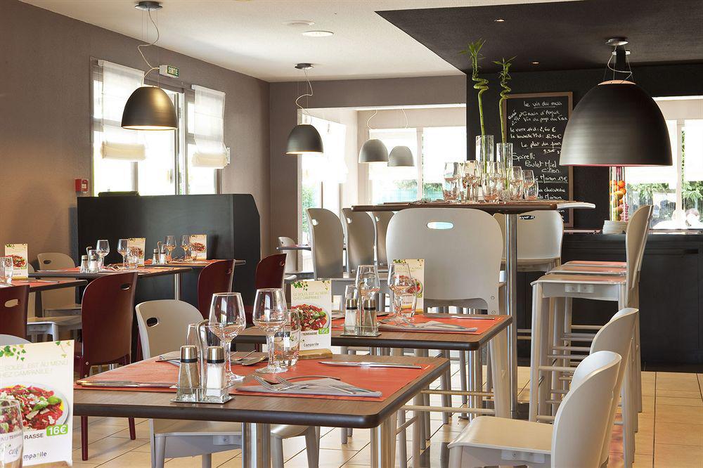 Campanile Clermont-Ferrand ~ Aubiere Hotel Restoran foto